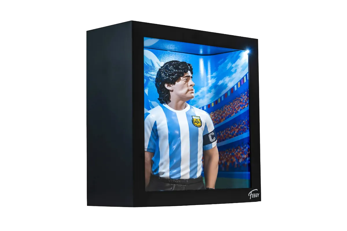 Figurine Diego Maradona avant peinture, résine brute